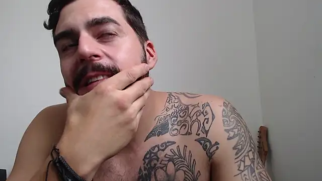 Czat XXX na żywo – thomas_gun