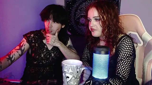 CrimsonVampCouple's Live XXX Chat