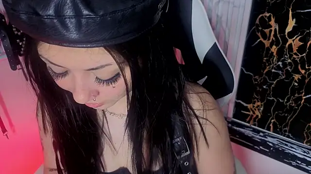 Guxplo_'s Live XXX Chat