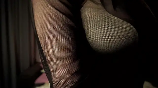 ManyMercuri live XXX chat