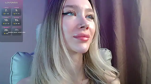 Des_ch élő XXX-chatje