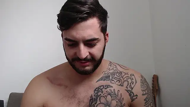 Chat XXX en directo de thomas_gun