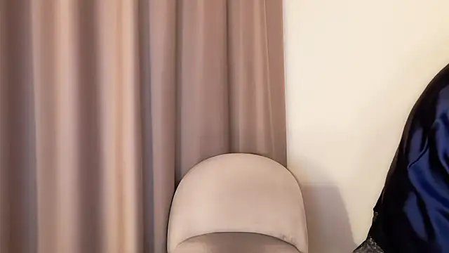 ShySchoolGirl élő XXX-chatje