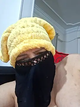 Rahaf11 Adlı Modelin Canlı XXX Sohbeti