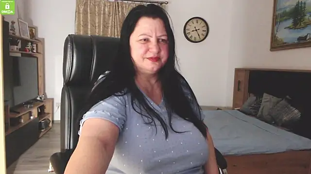 Zulemasecrets Show in webcam