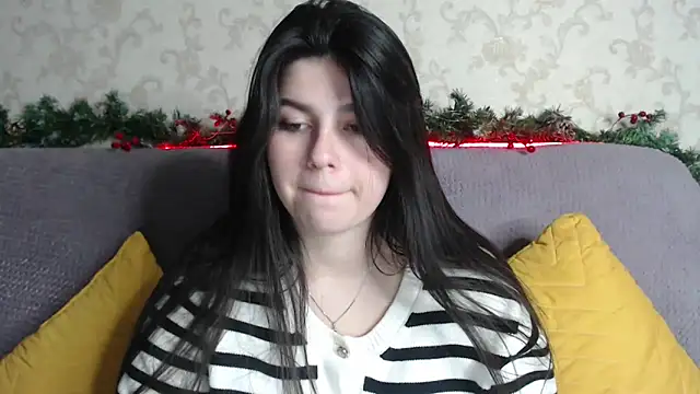 KisaModel: διαδικτυακό σόου στην κάμερα