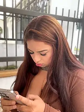 Czat XXX na żywo – EmilyMoore_Pink