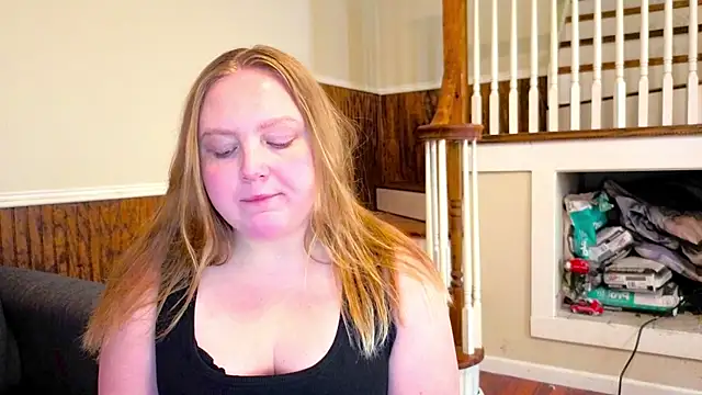 PhatAssBlond: διαδικτυακό σόου στην κάμερα