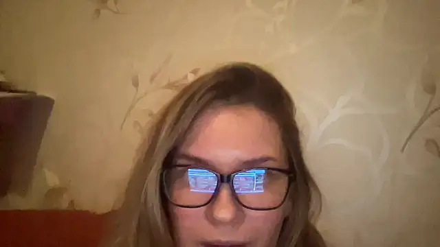 MilysorenのライブXXXチャット