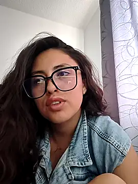 Megan_Konig Adlı Modelin Canlı XXX Sohbeti