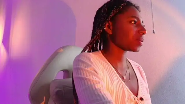 Queen_perla_ Adlı Modelin Canlı XXX Sohbeti