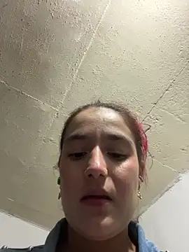 ArielSparkz Adlı Modelin Canlı XXX Sohbeti