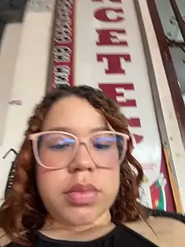 Chat XXX ao vivo de Lucyklein2022