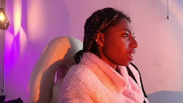 Queen_perla_'s Live XXX Chat