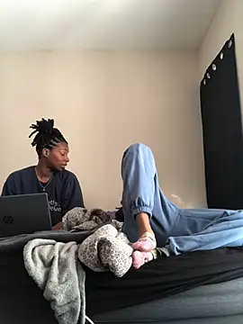 theprettysoles Live XXX Chat