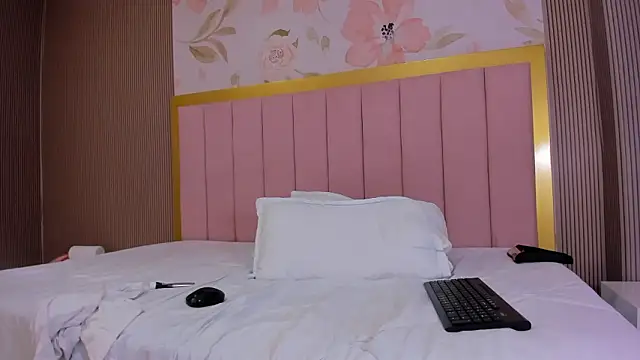 arietta_skinny Adlı Modelin Canlı XXX Sohbeti