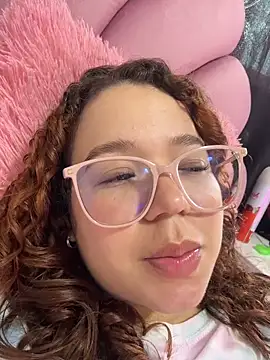 Lucyklein2022 라이브 XXX 채팅