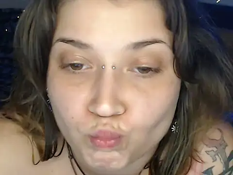 AlienforTwenty live XXX chat