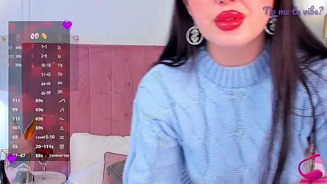 Mayzzie Adlı Modelin Canlı XXX Sohbeti