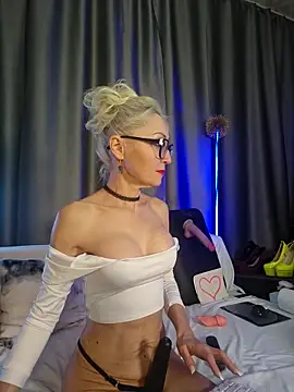 XXX chat uživo modela Milforja