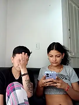 Mei_and_Gaby Adlı Modelin Canlı XXX Sohbeti