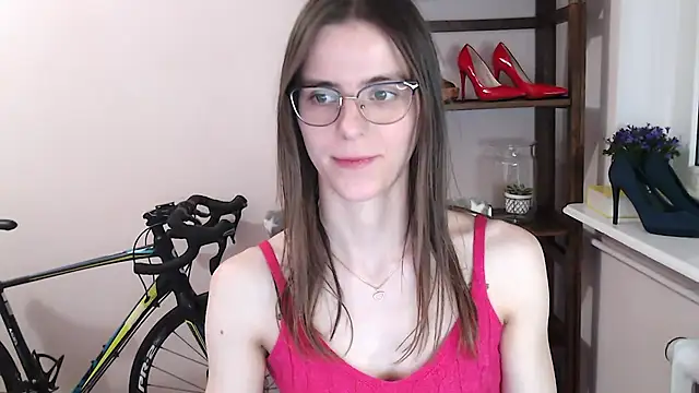 love_megi Adlı Modelin Canlı XXX Sohbeti