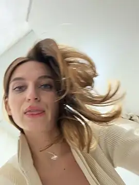 Chat XXX ao vivo de -AngelAri-