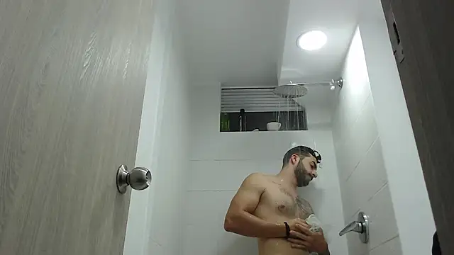 Czat XXX na żywo – thomas_gun