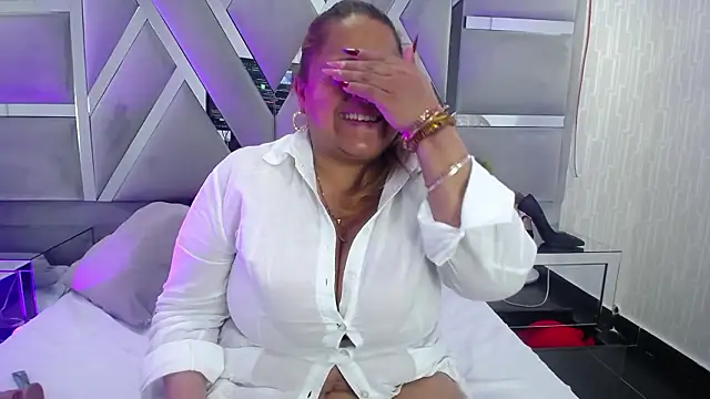 Czat XXX na żywo – MonzerratBoyer