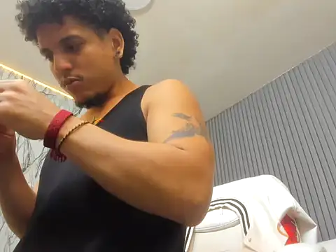 Xfire_boy69 Adlı Modelin Canlı XXX Sohbeti