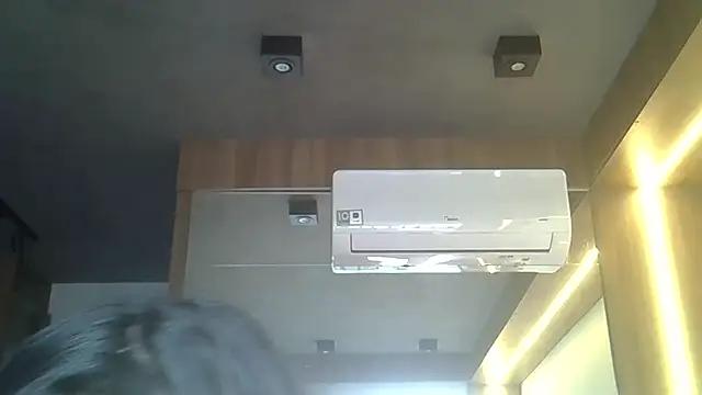 Chat XXX en directo de SkinnyKitten