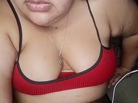 XXX chat uživo modela xlatinastar