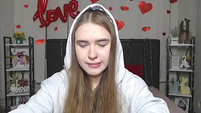 LauraHlot: διαδικτυακό σόου στην κάμερα