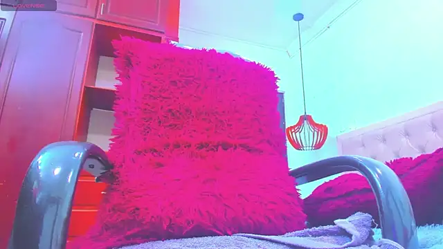 Вебкам-шоу emma_purple_