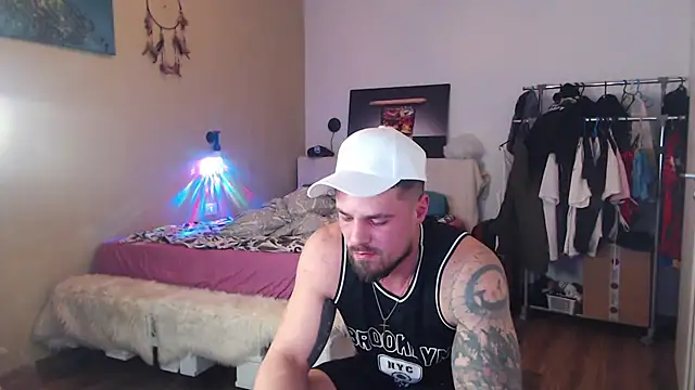 Chat XXX en directo de Tiberius_hunk