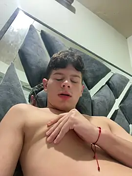 Andy12912 Live XXX-chat