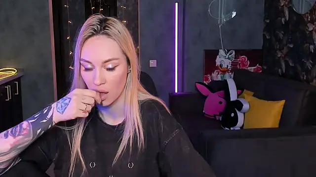 Онлайн чат XXX Blckmirrorr