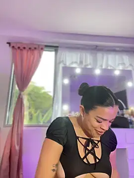 Chat XXX en directo de JuanitaMore01