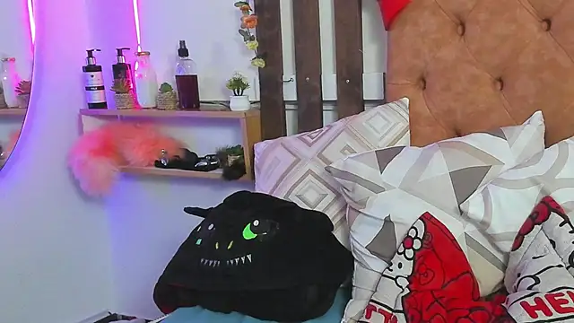 MeowMota_ élő XXX-chatje