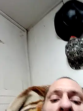 Southerngent1979: διαδικτυακό σόου στην κάμερα