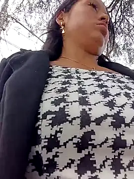 LunaHot_777 live XXX chat