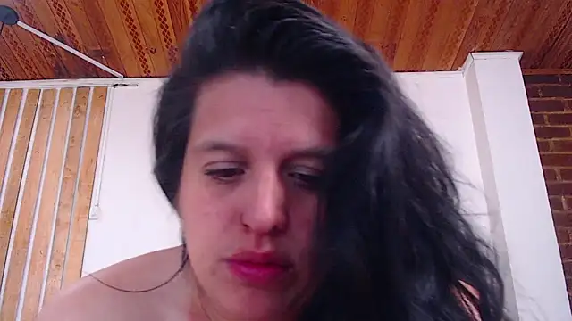 Andrea_secret_ live XXX chat