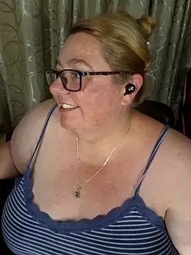 Iceprincess2bad4u Live XXX-Chat