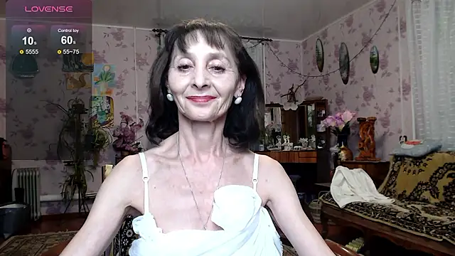 Angelina-Missteria Chat XXX live