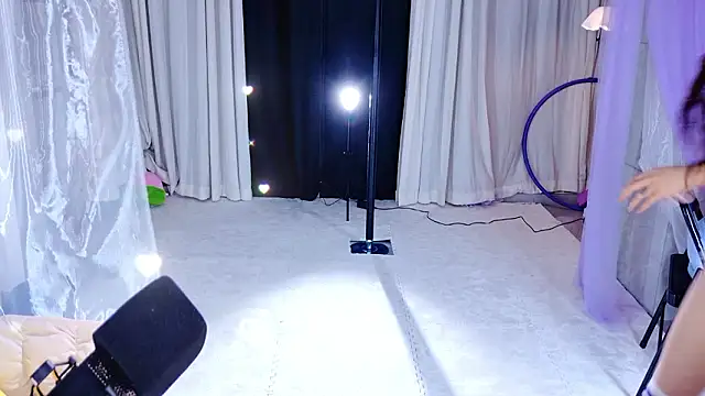 Dancer_Lucky-Nini Adlı Modelin Canlı XXX Sohbeti