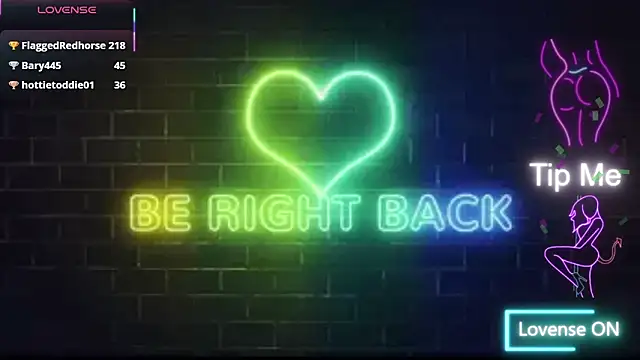 Chatroom XXX en direct de MrAndMrsCrook