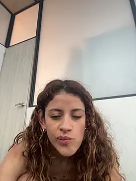 alana15: онлайн-секс-чат