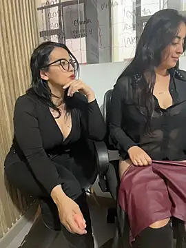 Antonella_Julieta Live XXX-Chat