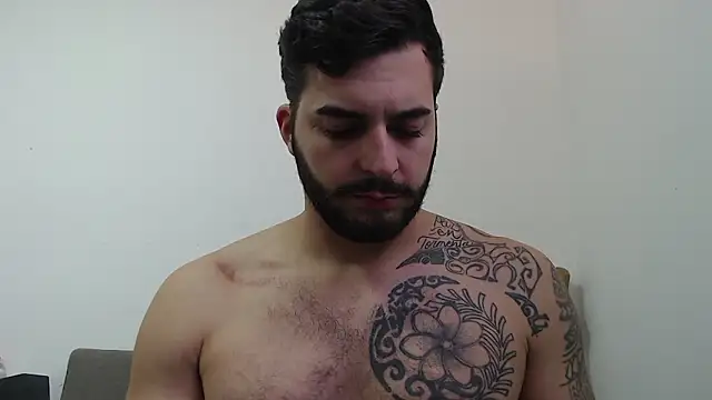 Chat XXX en directo de thomas_gun