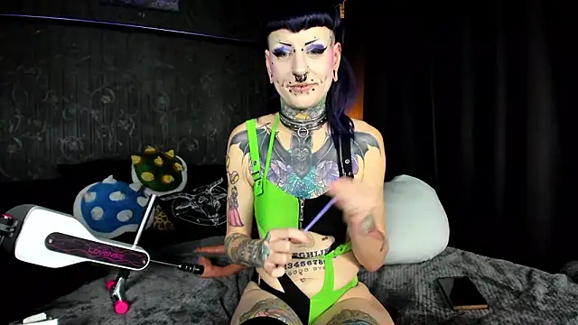 Purple_Coffin666 élő XXX-chatje